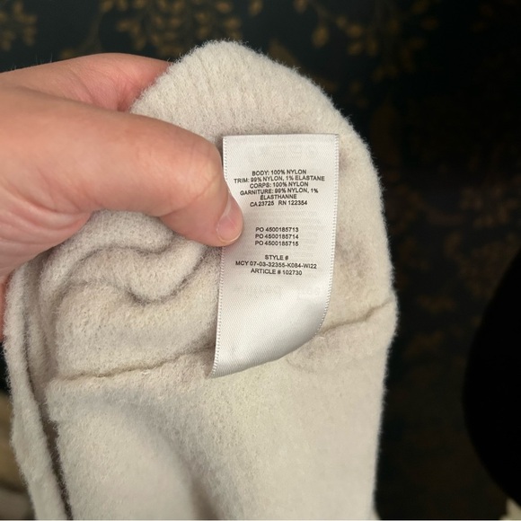 Aritzia Wilfred Merian Hush Knit V-Neck Sweater In Cream S Classic Neutral - Picture 5 of 7